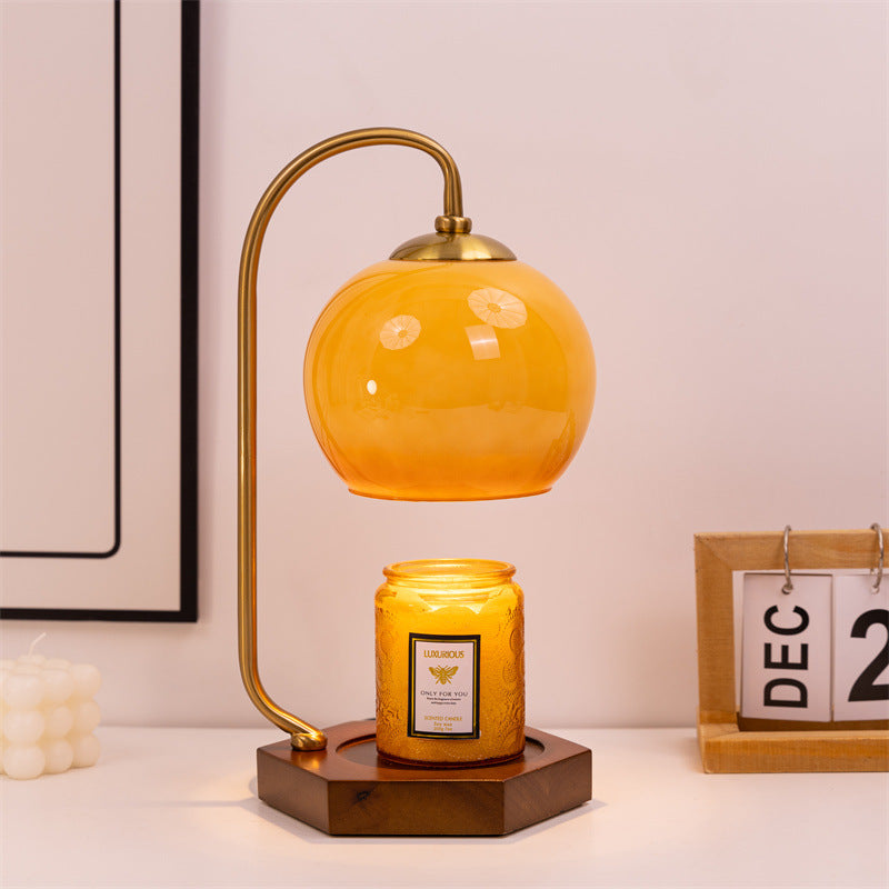 Artistic leaf-shaped desk lamp