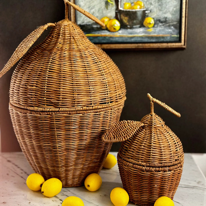 Playful fruit basket with lid