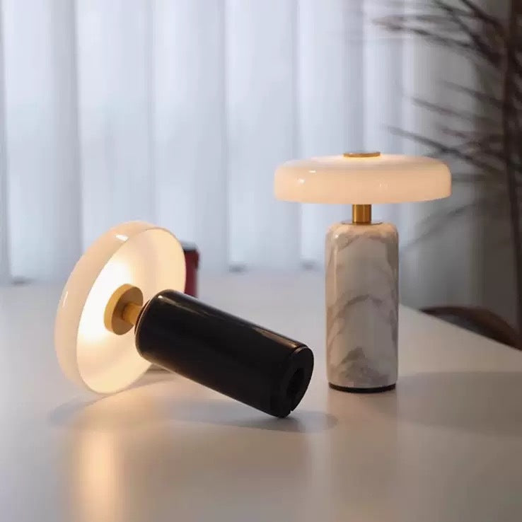 Decorative table lamp