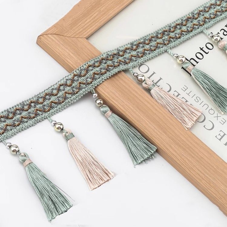 Decorative tassel trim