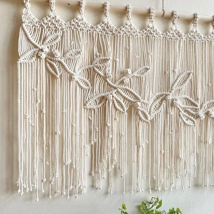 Macrame Leaf Wall Tapestry with Decorative Fringes