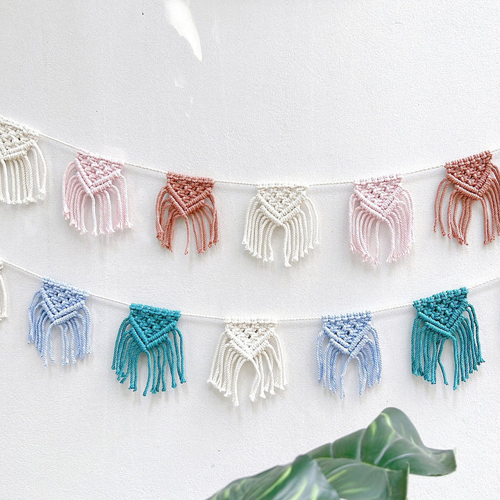 Macrame Wall Decoration with Intricate Fringe