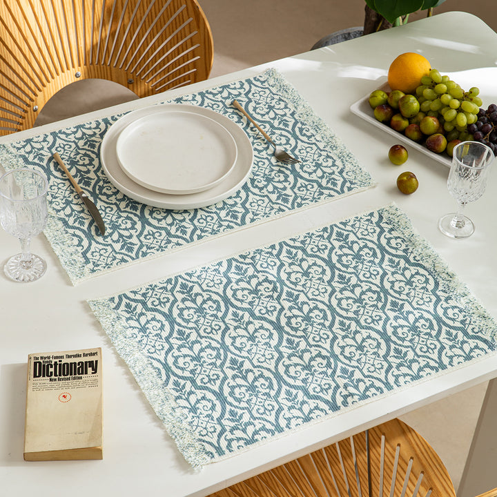 Woven table runner in vintage floral jacquard with fringes