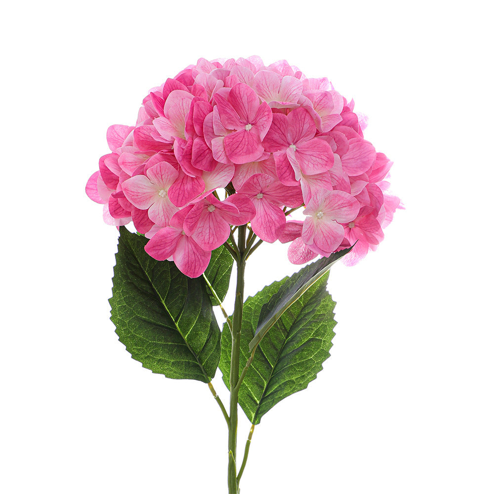 Artificial hydrangea bouquet with detail-loving flowers