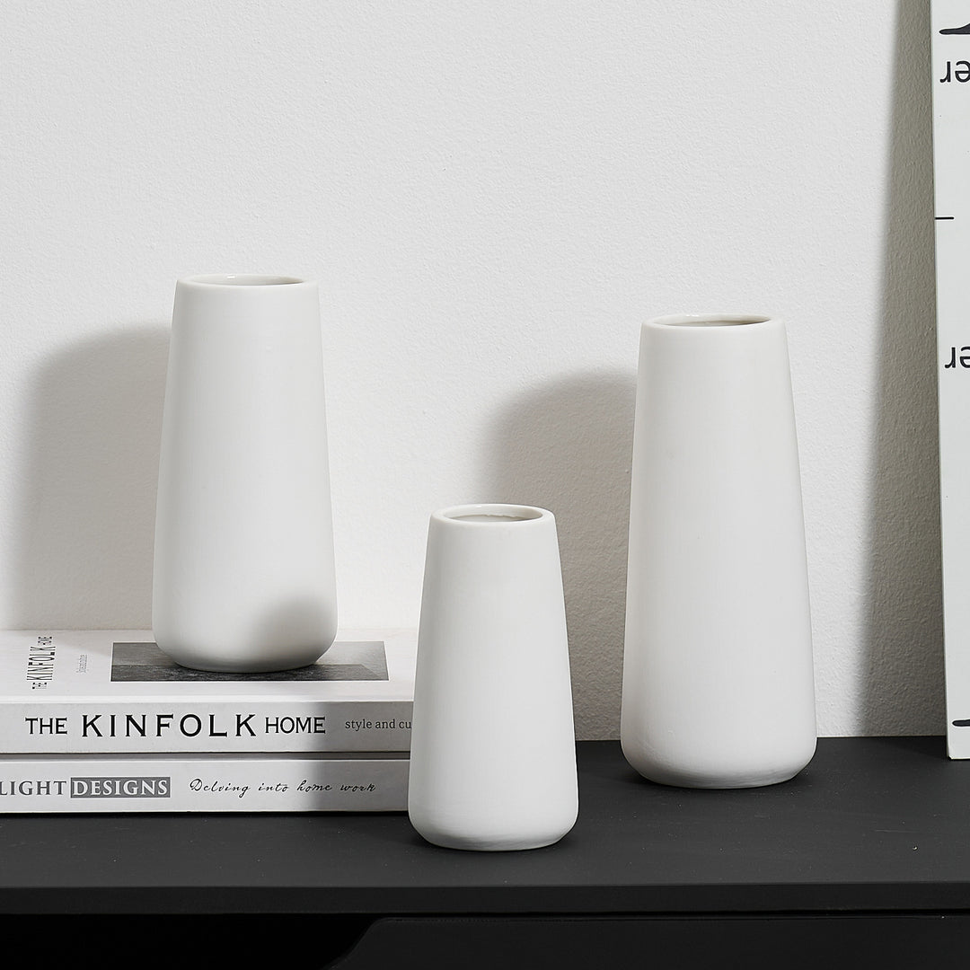 Decorative ceramic carafe