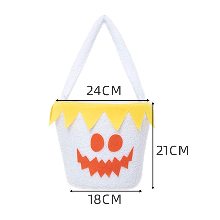 Playful gift basket with cute Halloween motif