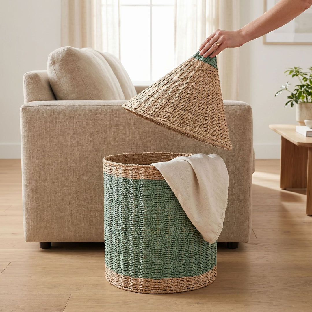 Storage basket with lid