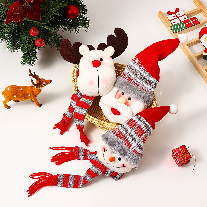 Decorative curtain holder with Christmas moose motif