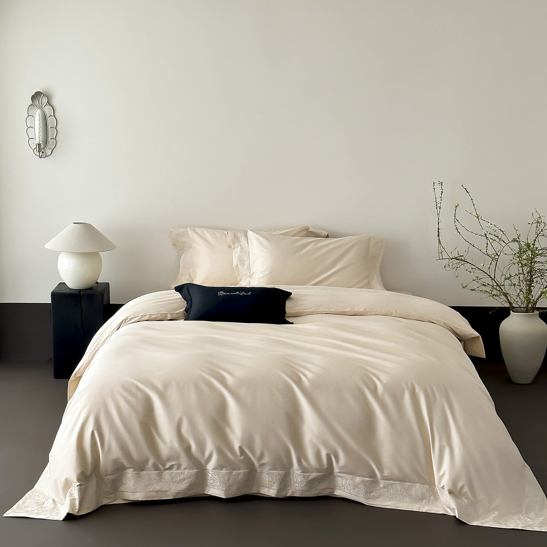 Decorative Luxurious Satin Bed Linen Set Avarnia