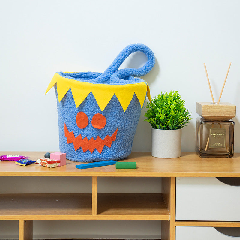 Playful gift basket with cute Halloween motif