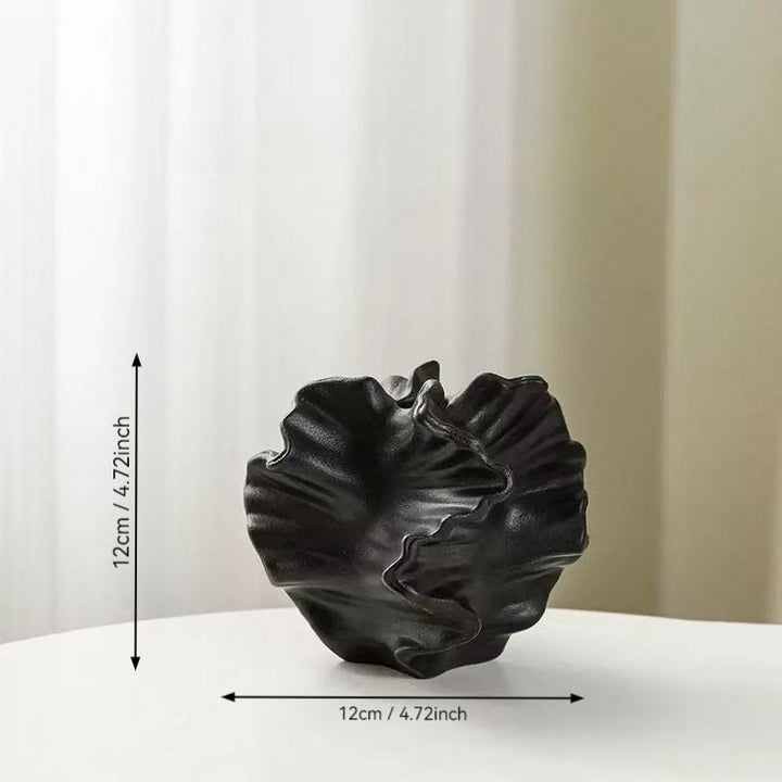 Elegant and modern decorative bowl