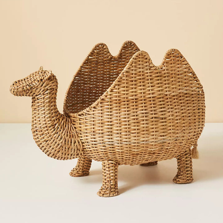 Playful storage basket in the shape of a turtle