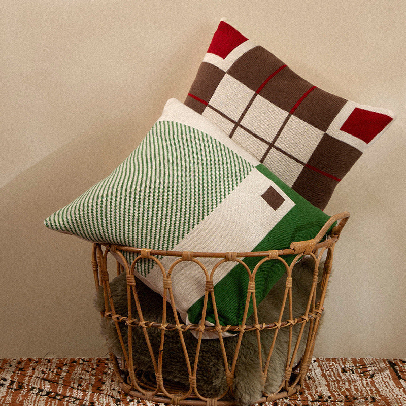 Woven cushion cover with checked jacquard relief and concealed zipper