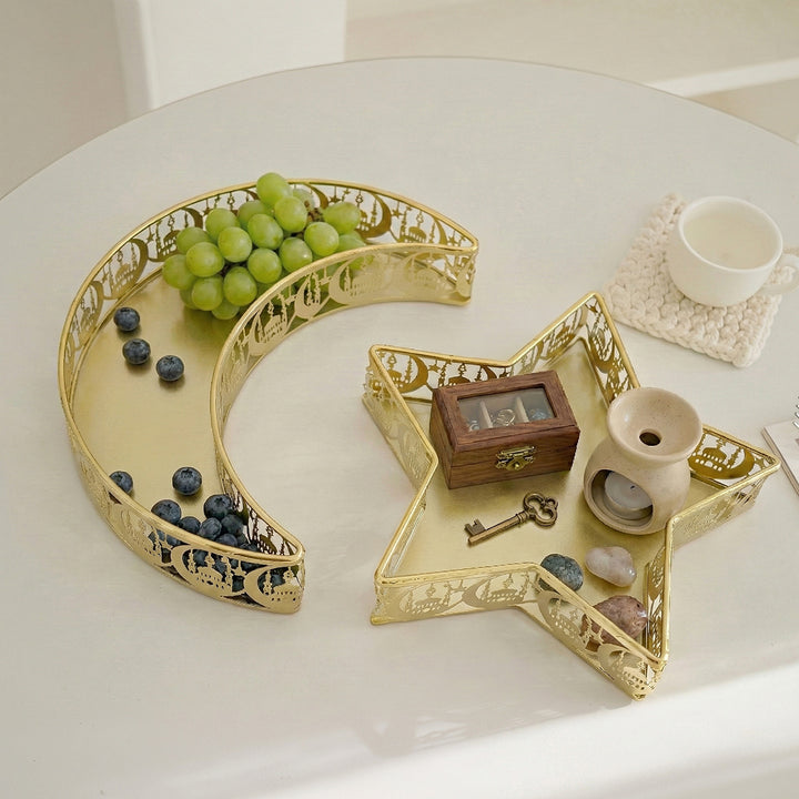 Elegant metal candle holder