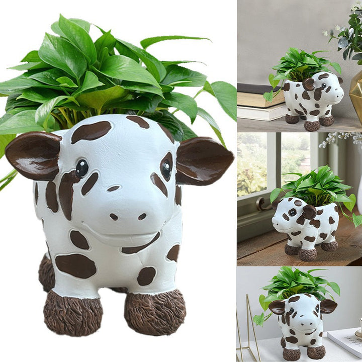 Flower pot in the shape of a cow