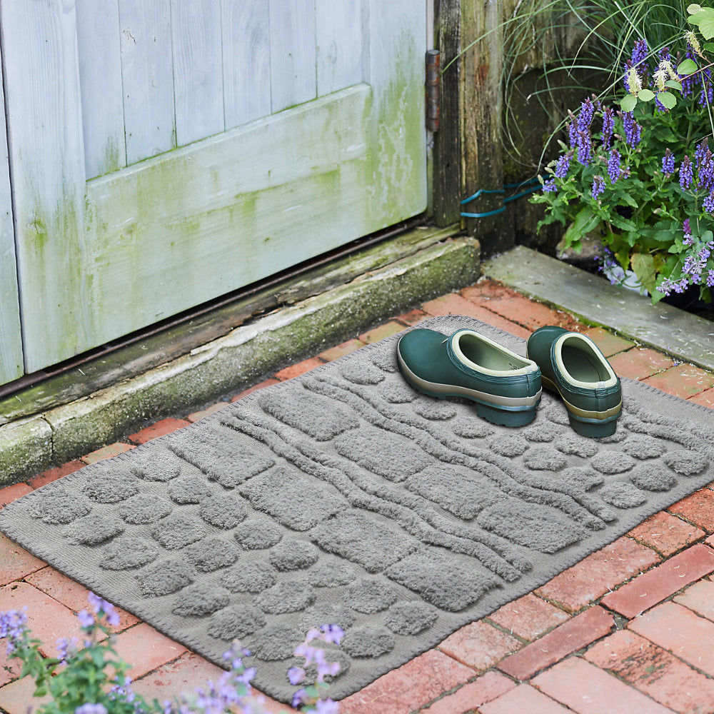 Luxurious organic cotton bath mat with relief pile structure