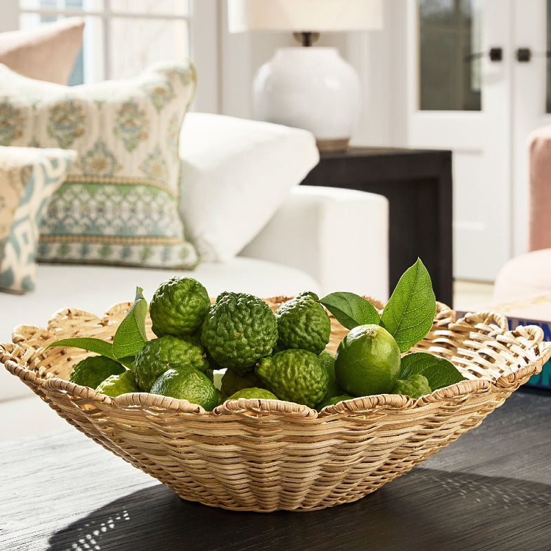 Decorative fruit basket with artistic weaving