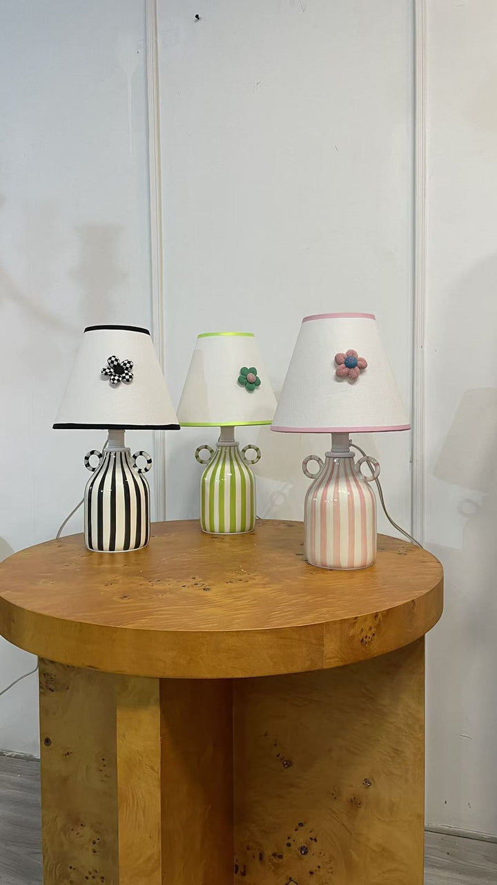 Decorative table lamp with floral detail