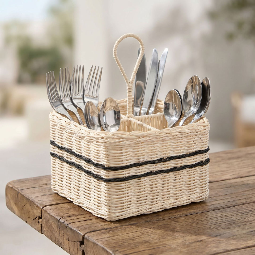 Practical storage basket with compartments