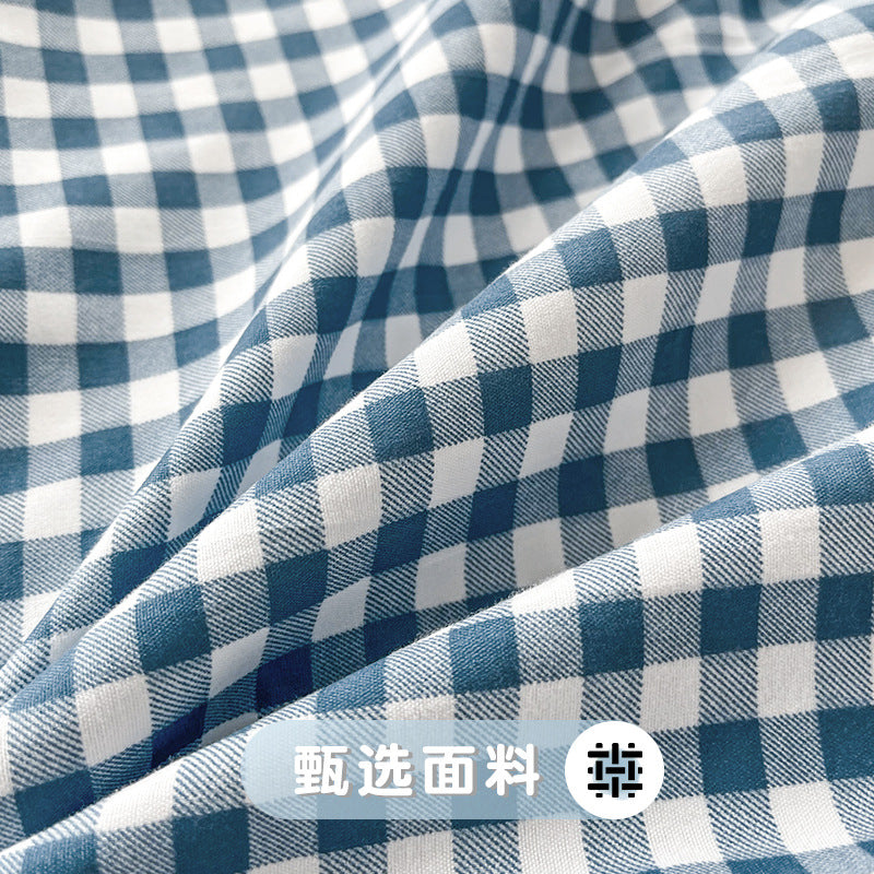 Stylish Plaid Bedding Set