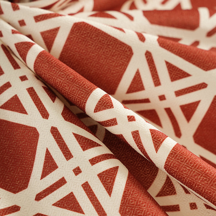 Jacquard-woven tablecloth with geometric pattern and water-repellent surface