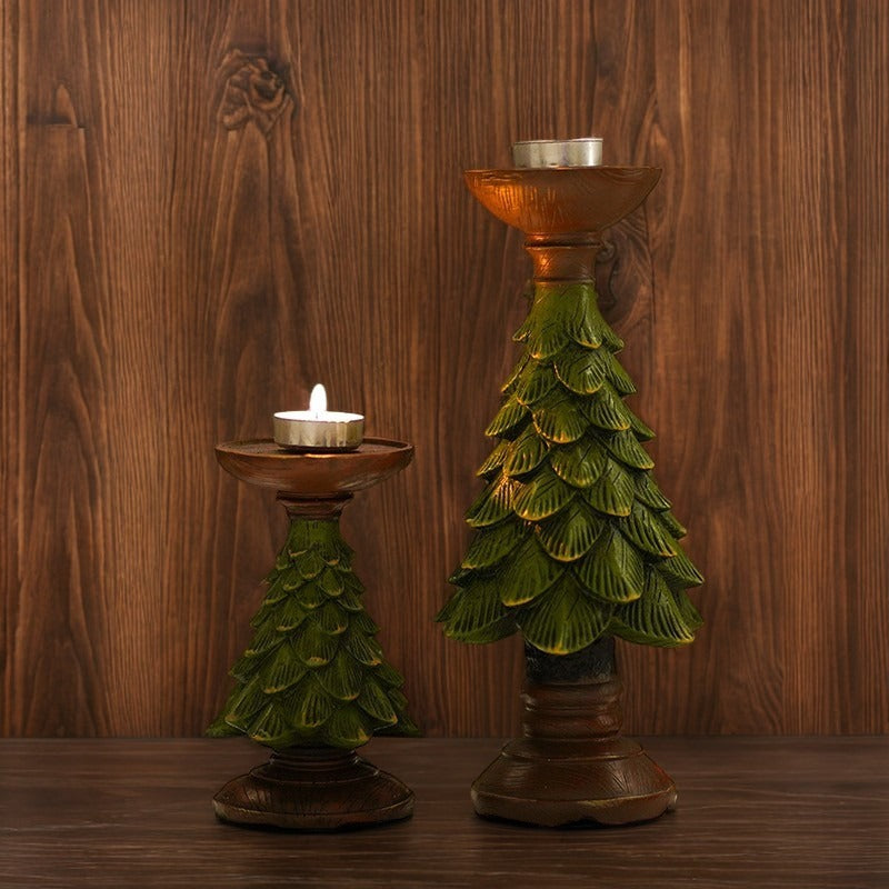 Decorative candle holder with Christmas tree design