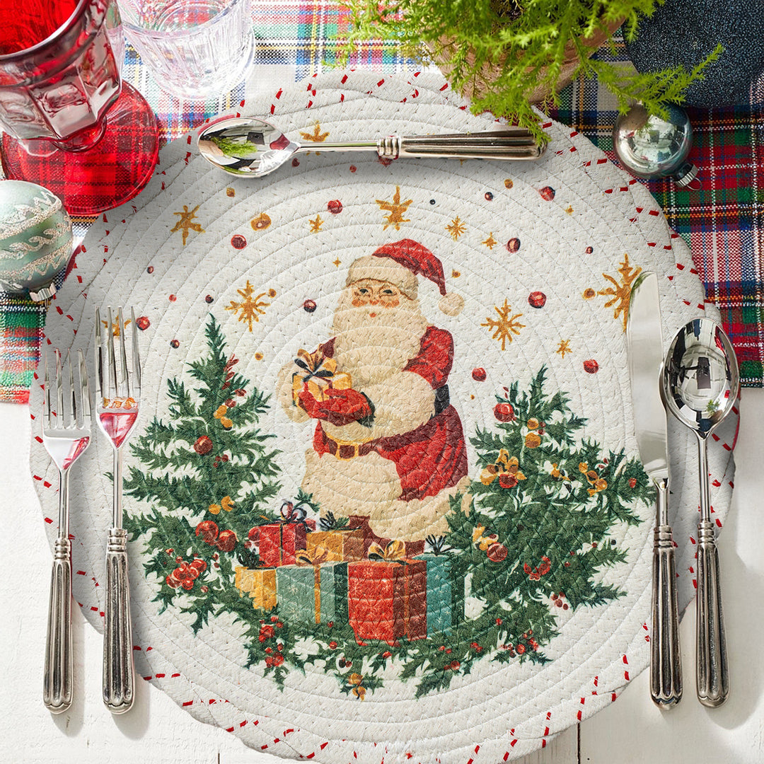 Braided round Christmas tree skirt made of cotton with quilted winter motif