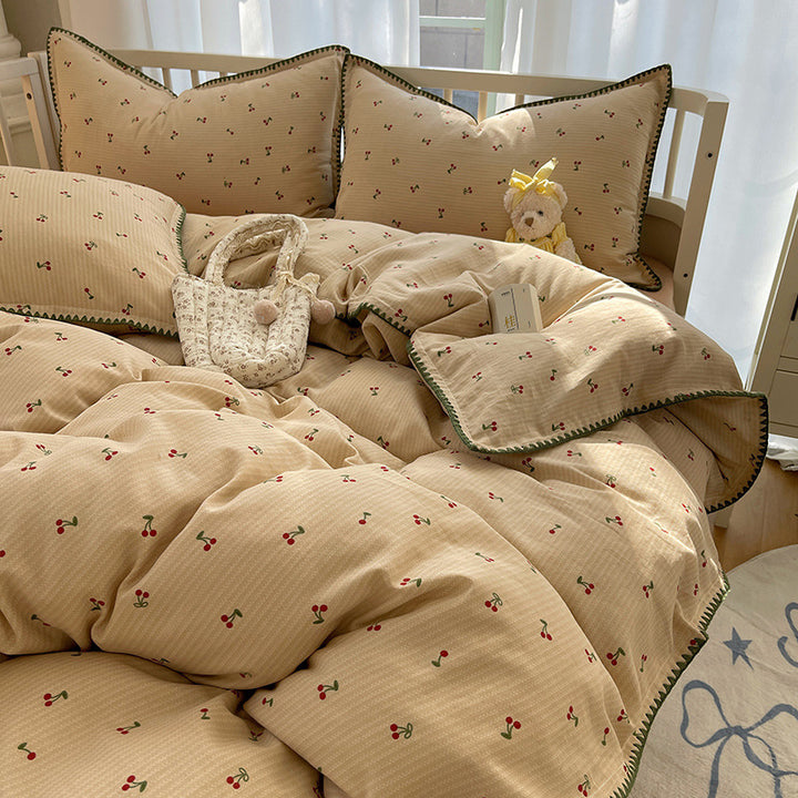 Decorative Floral Patterned Quilted Bedding Set Avarnia