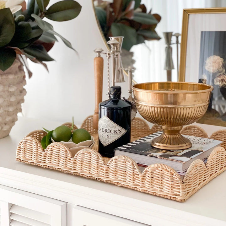Elegant serving tray made of woven material
