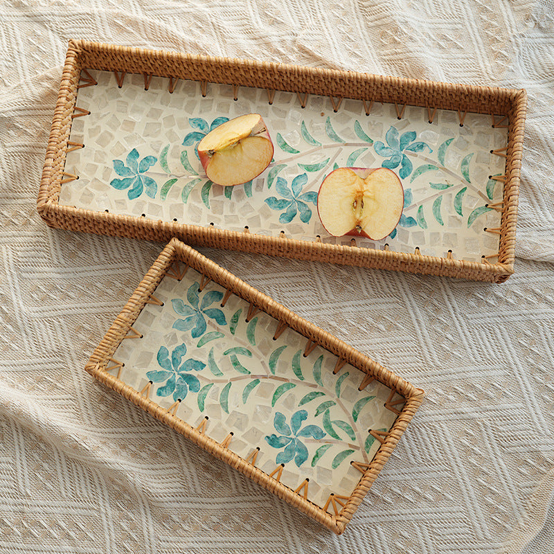 Elegant serving platter made of natural materials