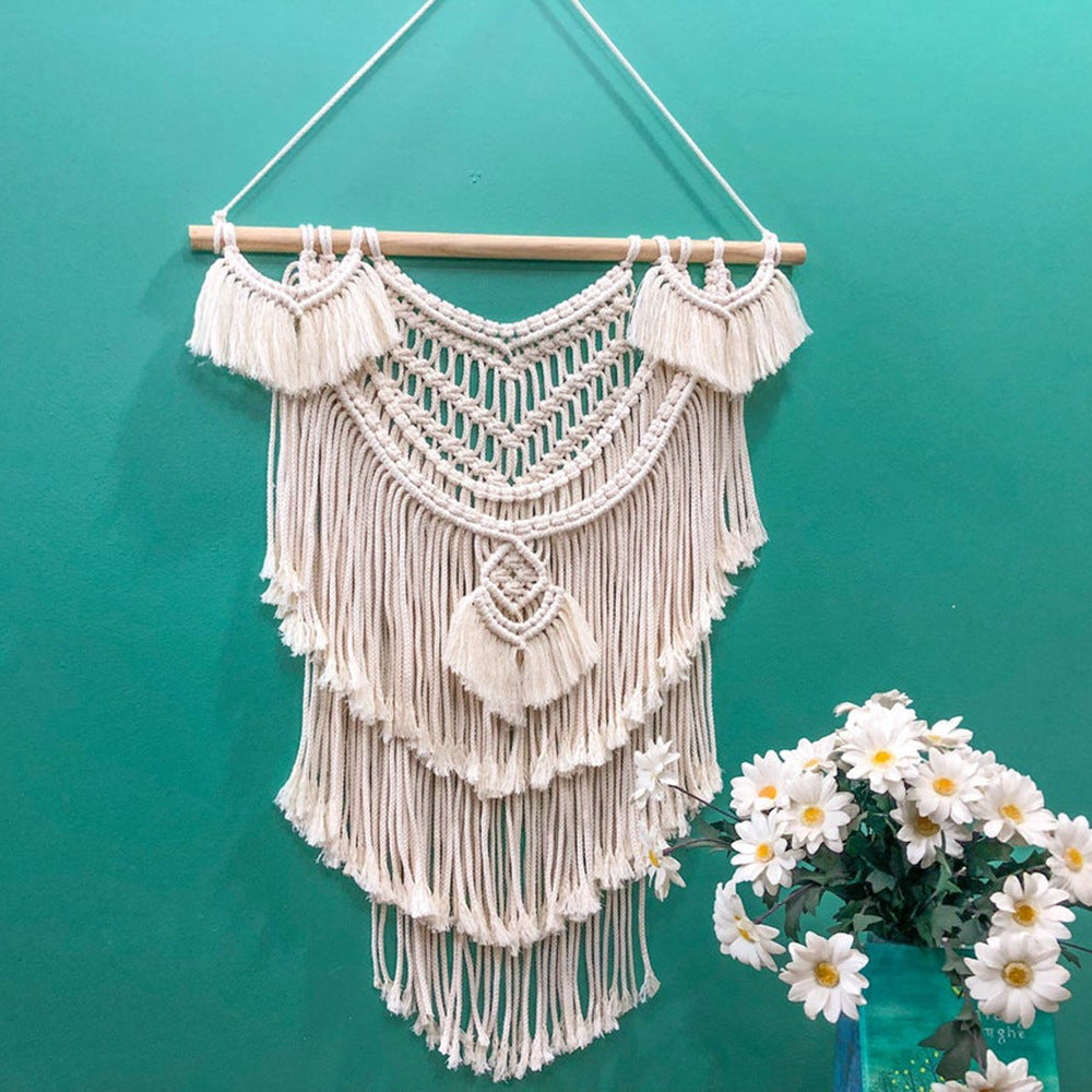Macramé wall decoration with creative fringes