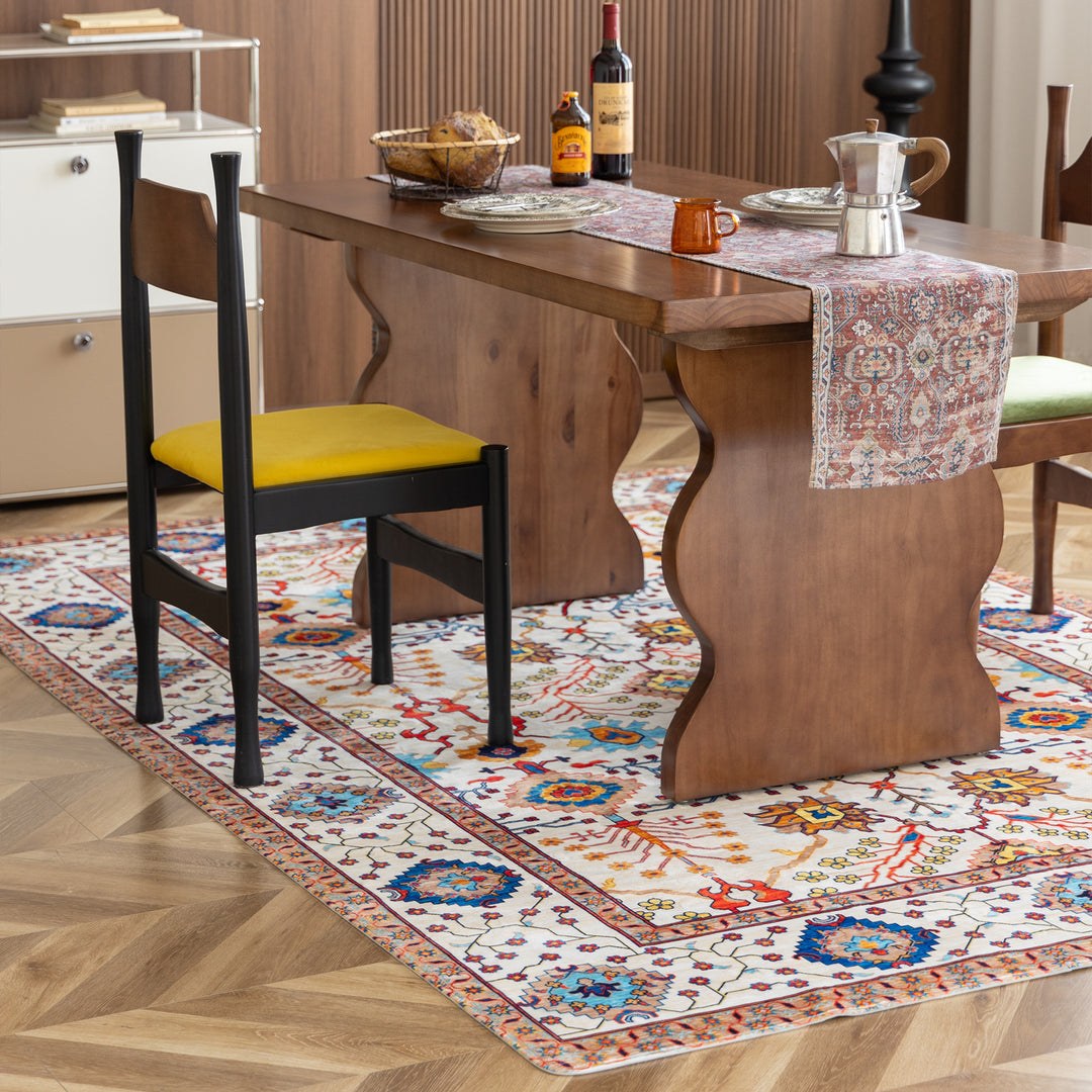 Living room rug in oriental suzani style with fine border