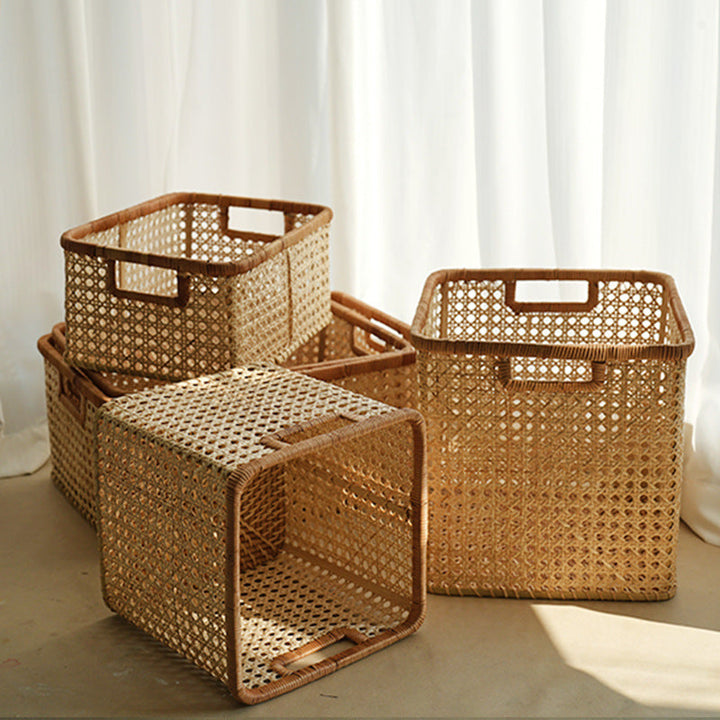 Stylish and practical waste bin