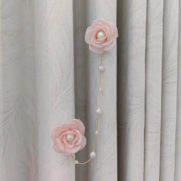 Decorative curtain clip with flower design