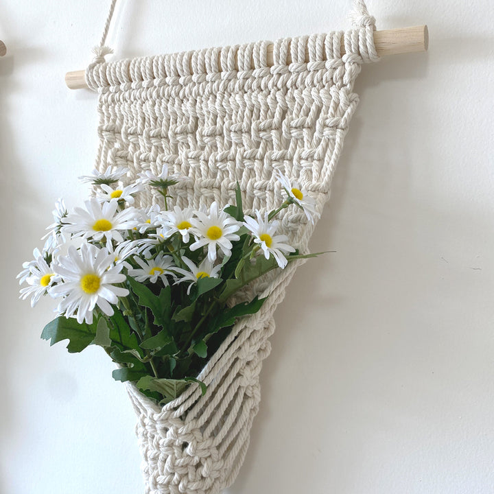 Decorative Macrame Wall Hanging with Elegant Fringed Tassels