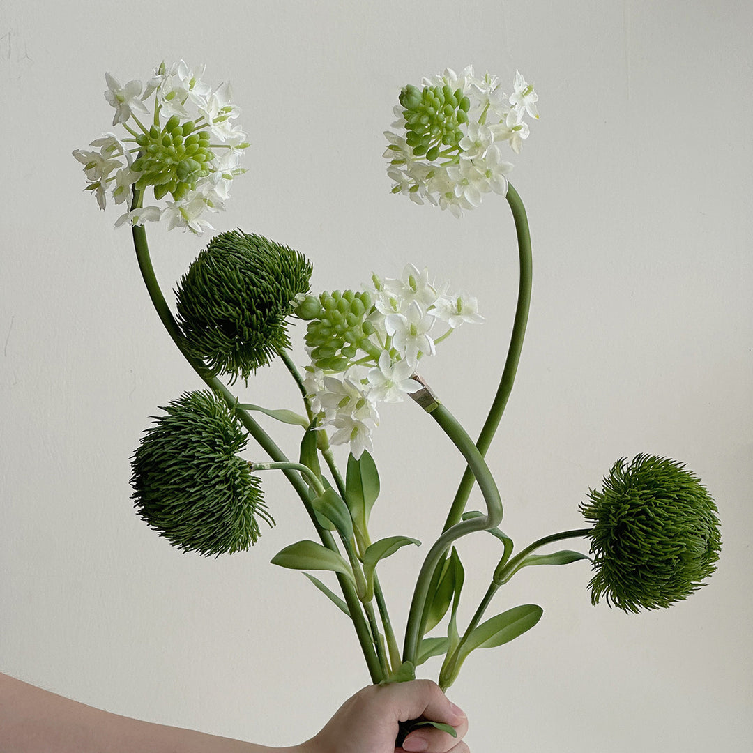 Artificial plant with realistic appearance