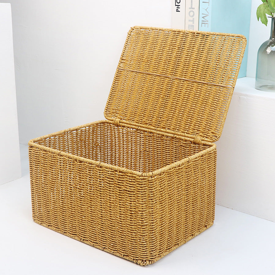 Practical storage basket with lid