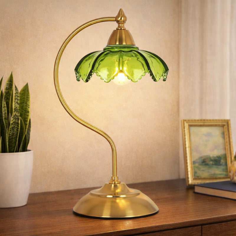Artistic floral table lamp