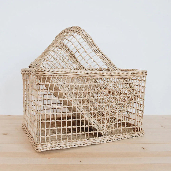 Storage basket with woven design