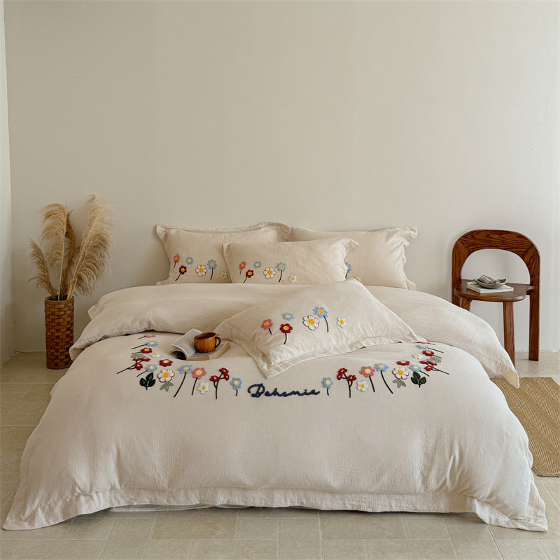 Decorative Embroidered Floral Bedding Set Avarnia