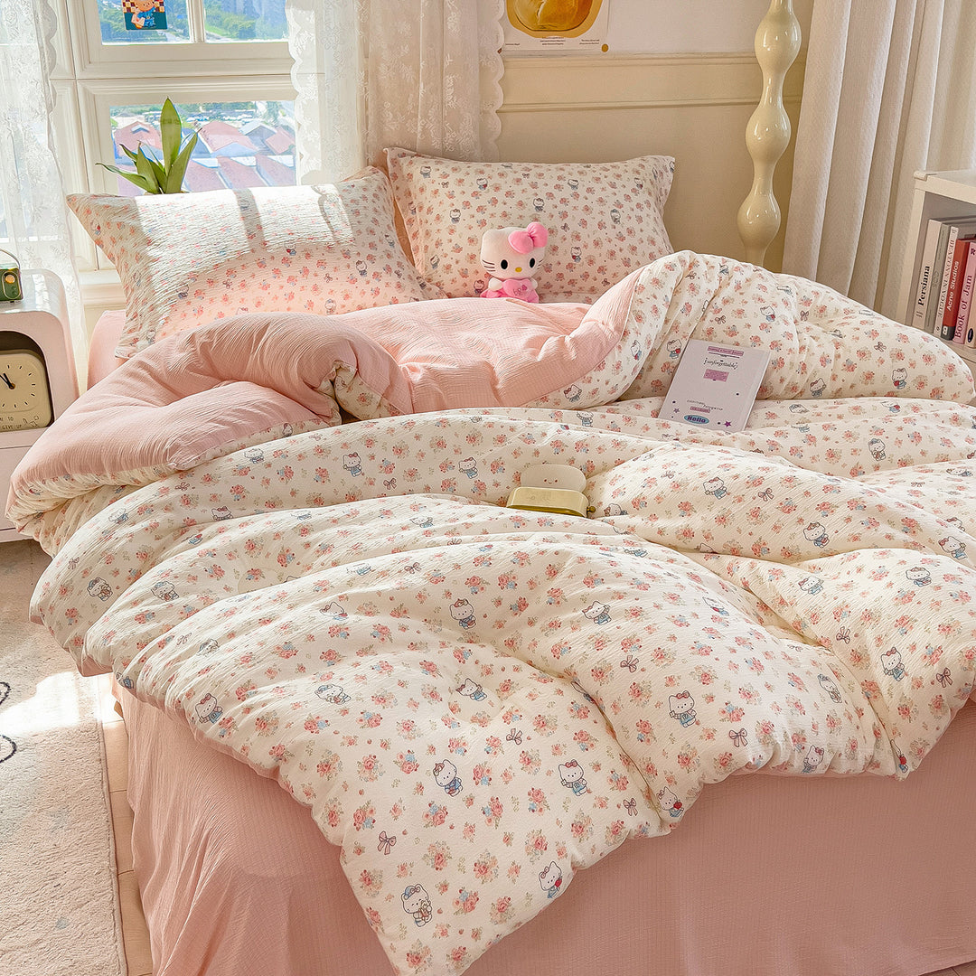 Heart Patterned Quilt Set