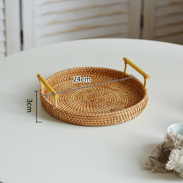 Round serving platter made of braided rattan