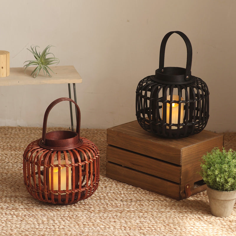 Elegant lantern made of braided material