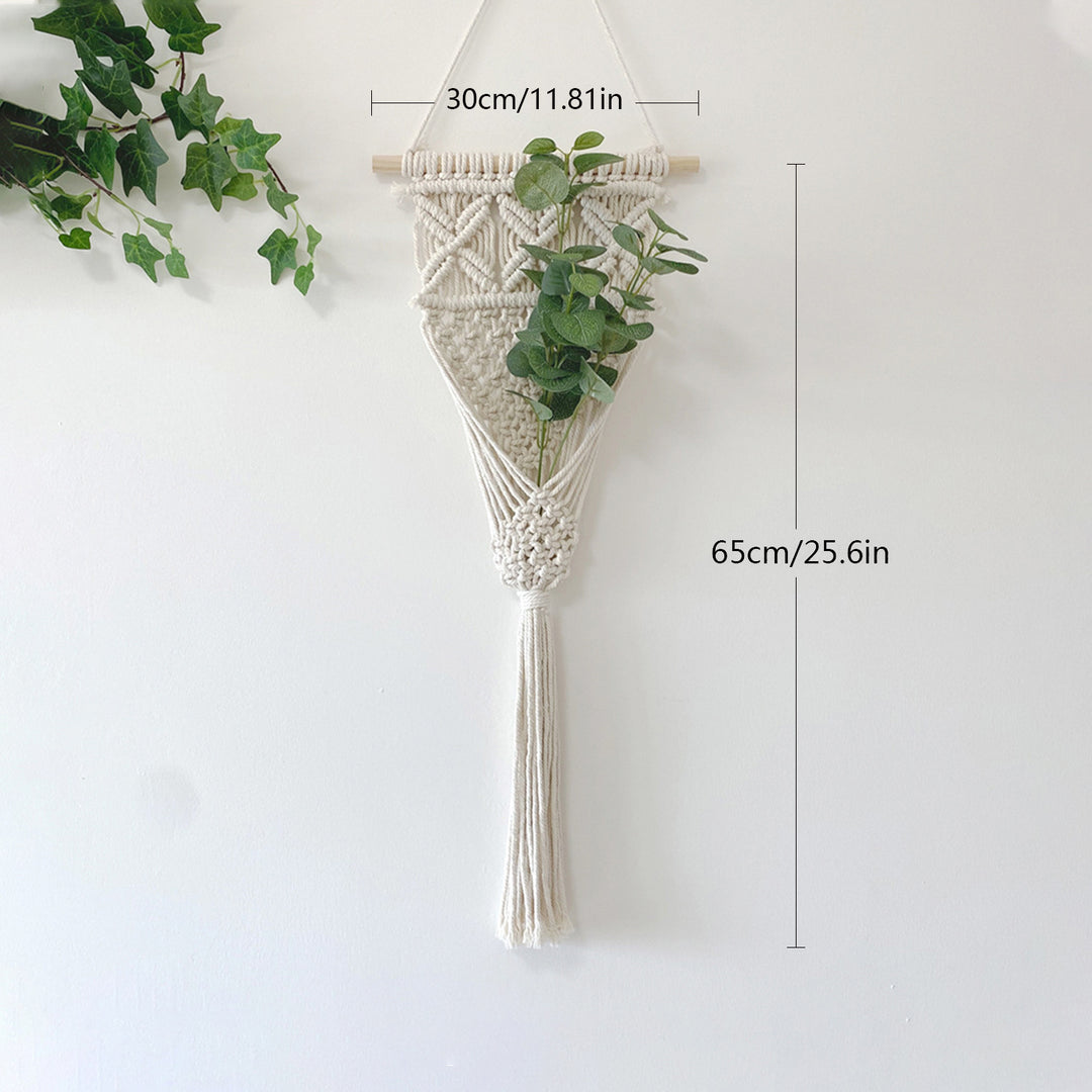Decorative Macrame Wall Hanging with Elegant Fringed Tassels