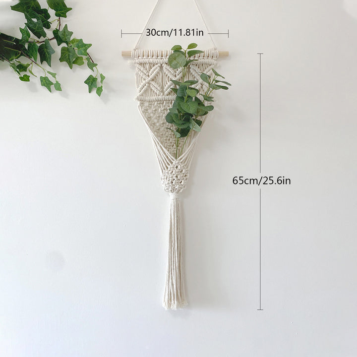 Decorative Macrame Wall Hanging with Elegant Fringed Tassels