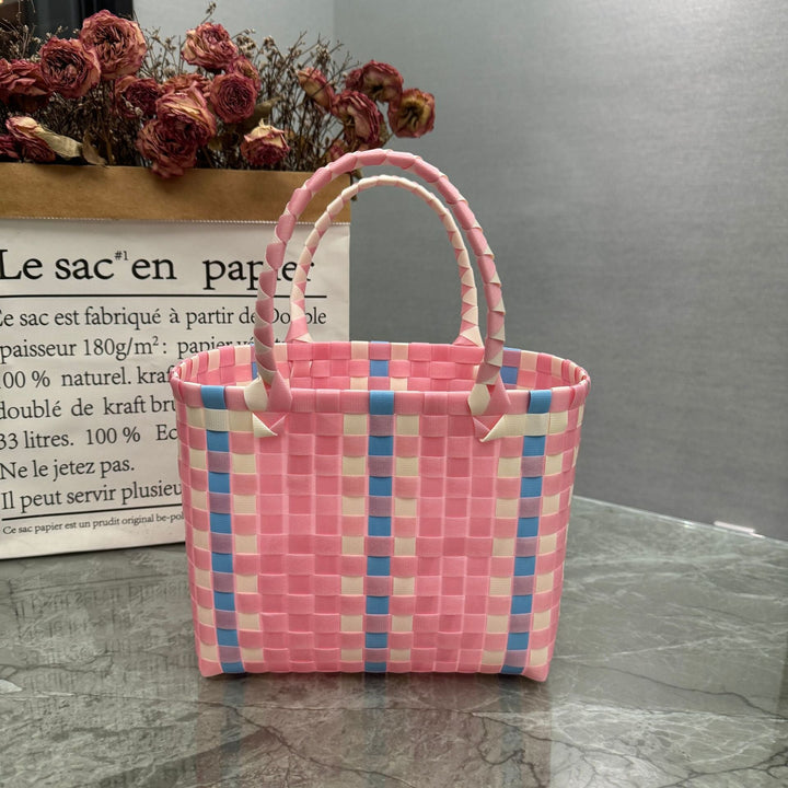 Charming and playful handbag
