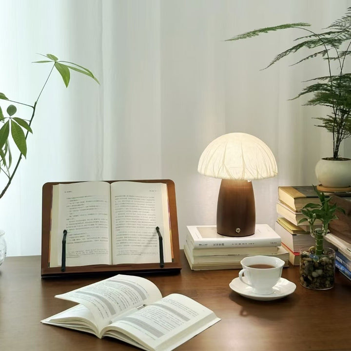 Modern mushroom-shaped table lamp
