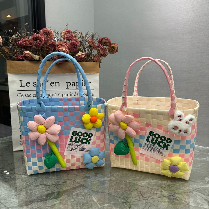 Charming and playful handbag