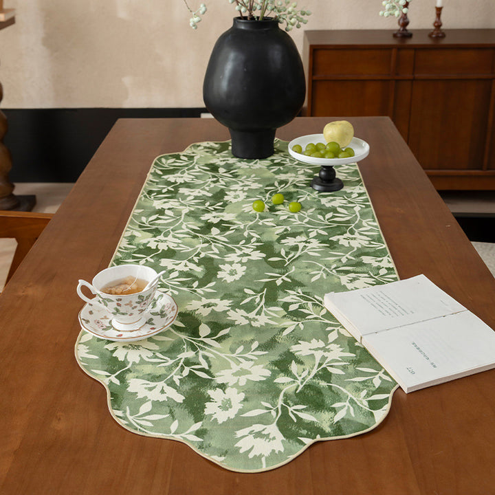 Elegant decorative table runner