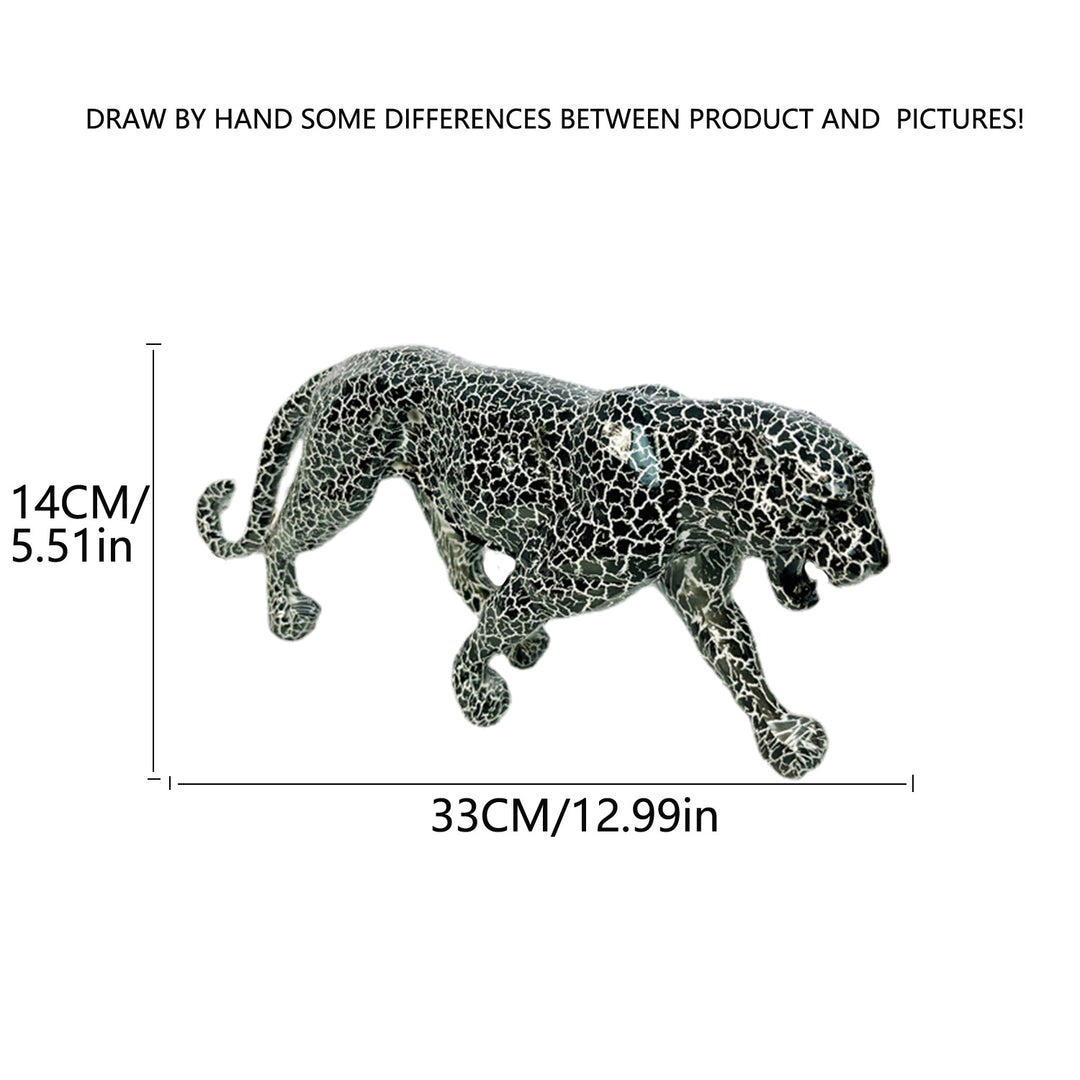 Decorative leopard figure made of resin